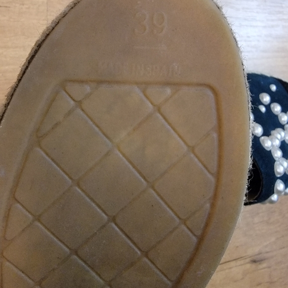 CHANEL Suede Pearl CC Espadrilles - Picture 14 of 16